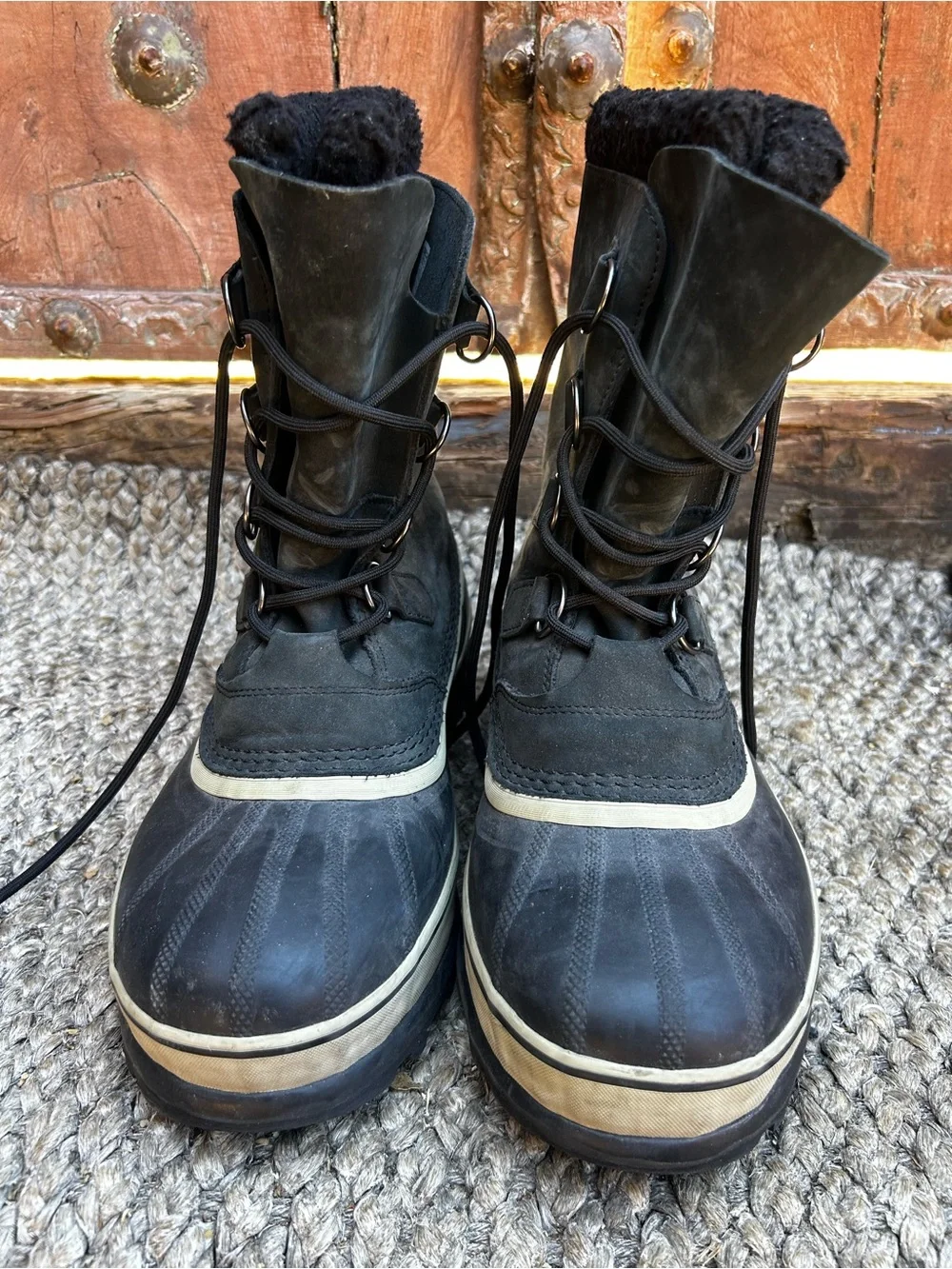Sorel Black and Cream Caribou Waterproof Winter Boots size: 10